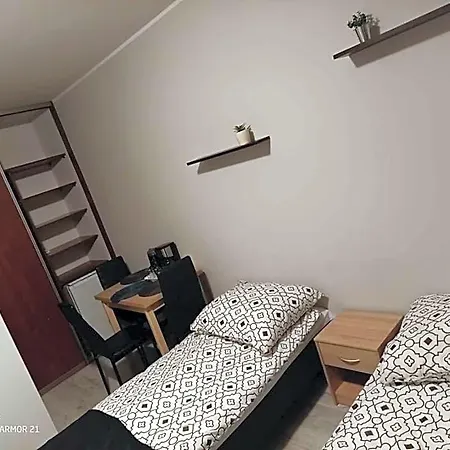 - Marek Vandrarhem Darłowo